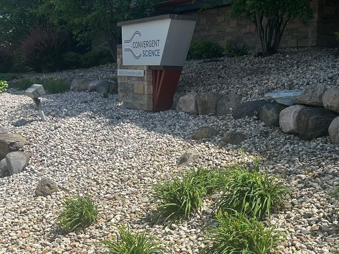 Low-maintenance rock beds